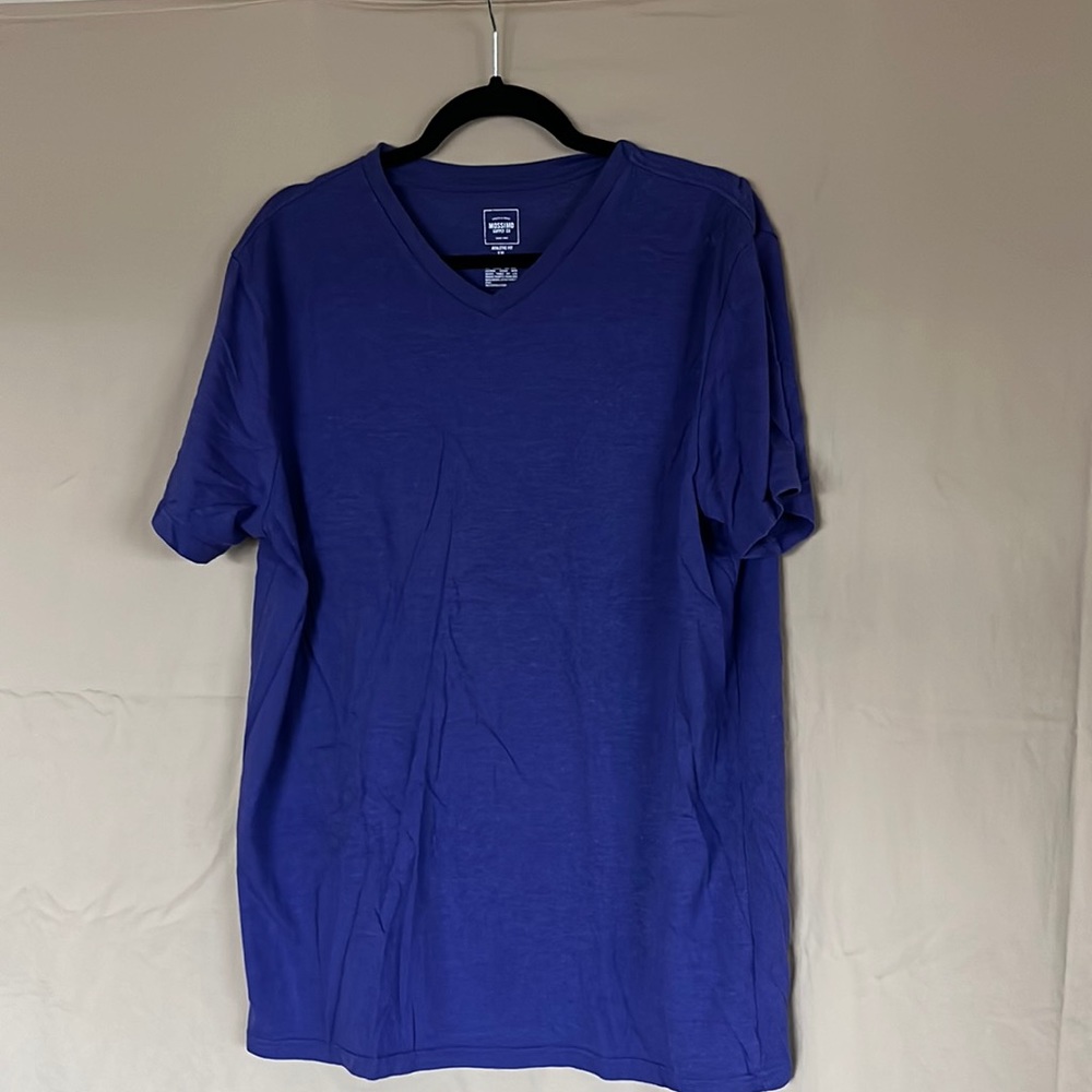 Mossimo v-neck T, size XL, like new